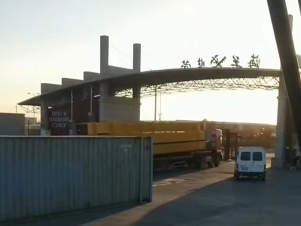 Lieferung eines 20-Tonnen-Portalkrans in die Mongolei